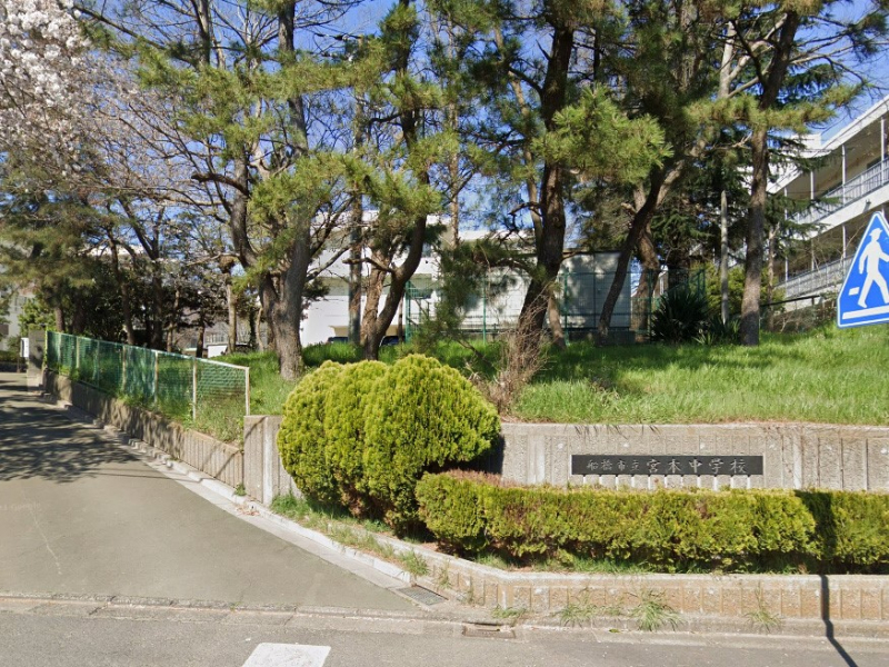 ���ӊ��@���w�Z 800m �D���s���{�{���w�Z