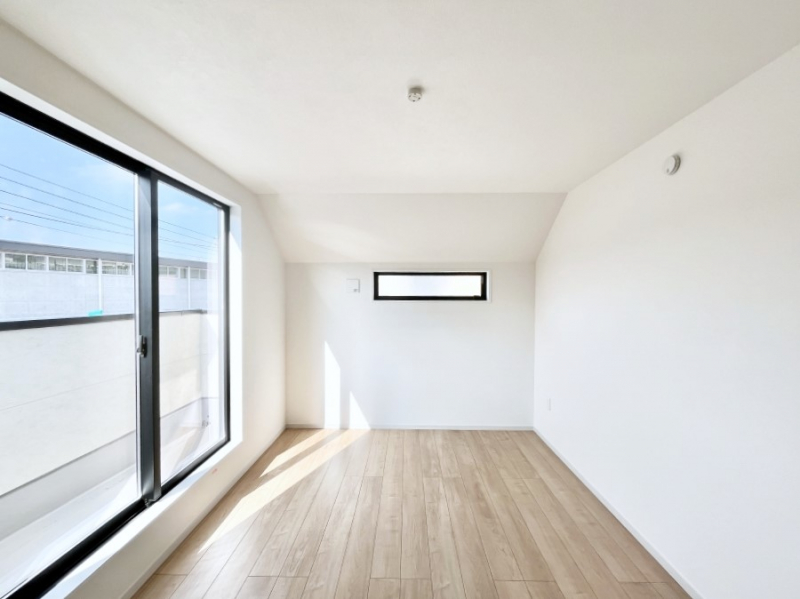 ���̑����ρ@�o���R�j�[���J�������v���X���Ă����m��