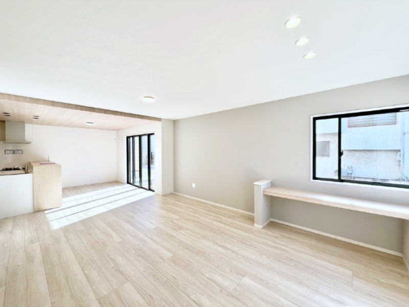 ���r���O�@�Ƒ��c���̎��Ԃ����������Ȃ��났�̃��r���O�_�C�j���O�B   