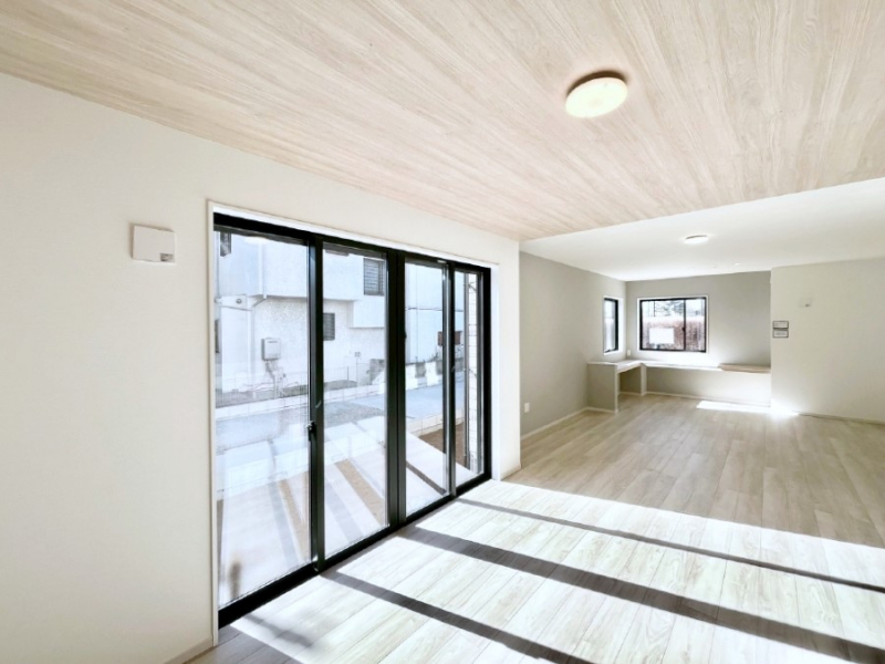 ���̑����ρ@�傫�ȑ����炽���Ղ�̗z���ƕ����������郊�r���O  