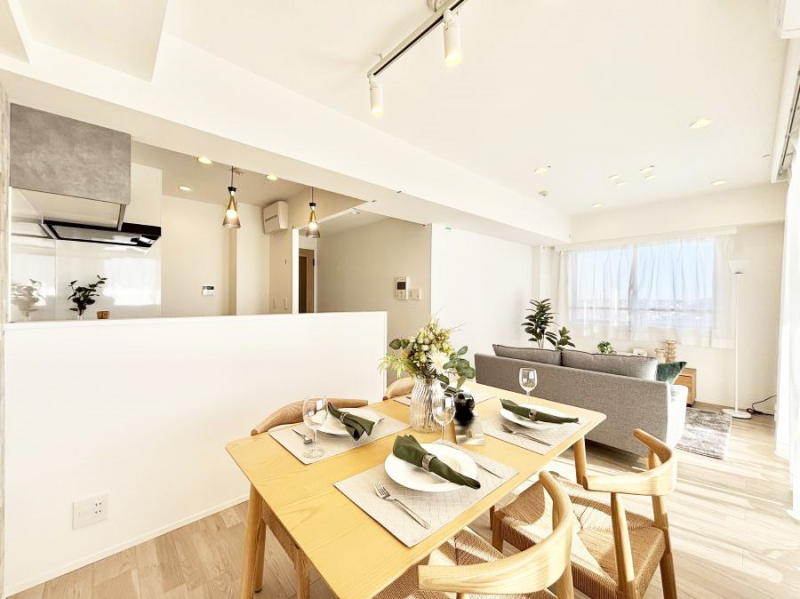 ���r���O�@�Ƒ������R�ƏW�܂�e���̃X�y�[�X�ɂȂ肻��  