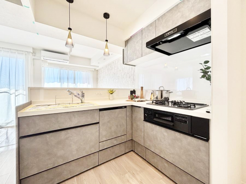 �L�b�`���@�������������I�ɁA�y�����I�V�X�e���L�b�`��