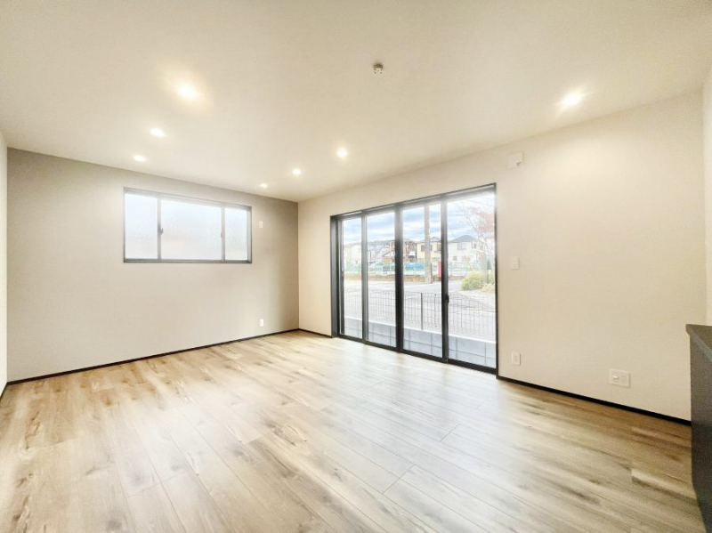 ���̑����ρ@�Ƒ��̏Ί炪���R�Ɛ��܂�Ă���A����ȕ��͋C�̃_�C�j���O�Ɏd�オ���Ă��܂� 