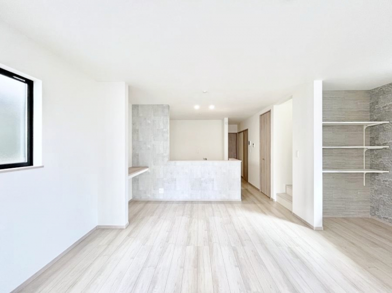 ���̑����ρ@�Ƒ��̏Ί炪���R�Ɛ��܂�Ă���A����ȕ��͋C�̃_�C�j���O�Ɏd�オ���Ă��܂� 