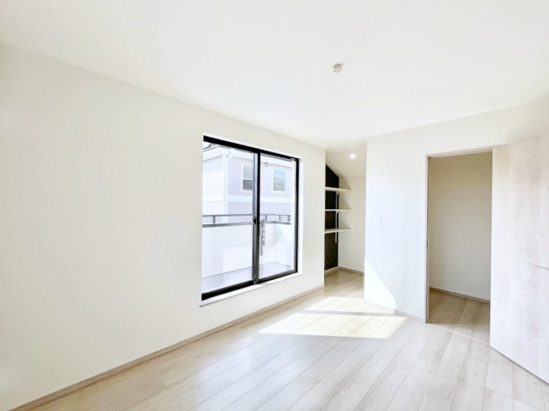 �Q���@�E�H�[�N�C���N���[�[�b�g�����邨�����B�G�߂��Ƃ̓���ւ����s�v�ŕ֗��ł��I