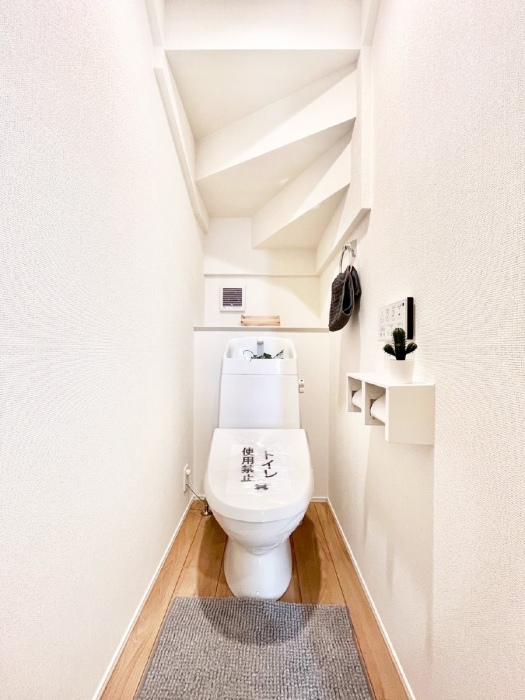 �g�C���@�g�C����1�K��2�K���ꂼ��ɔz�u����Ă��ĂƂĂ��֗��ł��B 