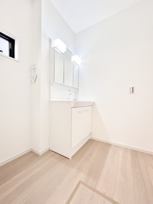 ���̑��@�L�X�Ƃ�Ƃ�̂��郉���h���[�X�y�[�X�B  