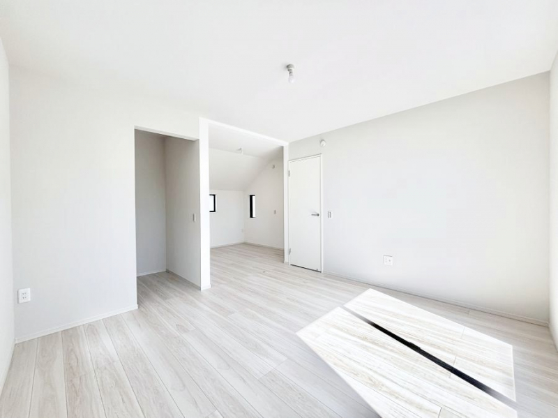 �Q���@�E�H�[�N�C���N���[�[�b�g�����邨�����B�G�߂��Ƃ̓���ւ����s�v�ŕ֗��ł��I