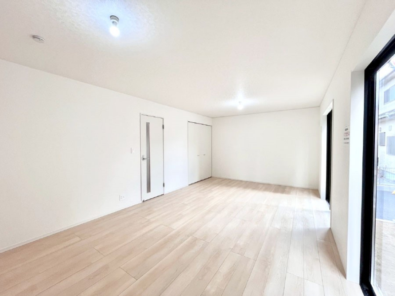 ���r���O�@�������������͋C�̂k�c�j�͉Ƒ��݂�Ȃ̉��K���  