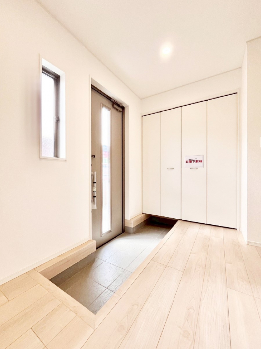 ���ց@�K���X�X���b�g�̓��������փh�A�������Ɍ���͂��Ă���܂�