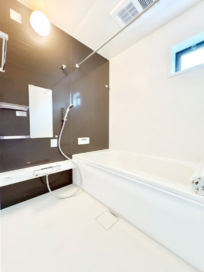 �����@����̔�������Ă���閾�邢�������̂���o�X���[��