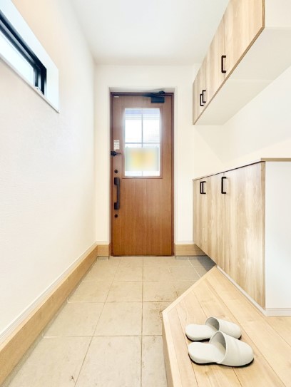 ���ց@���ʔ��͂��Ƒ��̎ʐ^��G�߂̃C���e���A�ŏ���I�Ƃ��ĉ��o�ł��܂�