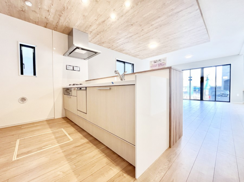 �L�b�`���@���������Ȃ��炲�Ƒ��Ƃ̉�b���y���߂�ΖʃJ�E���^�[�L�b�`��