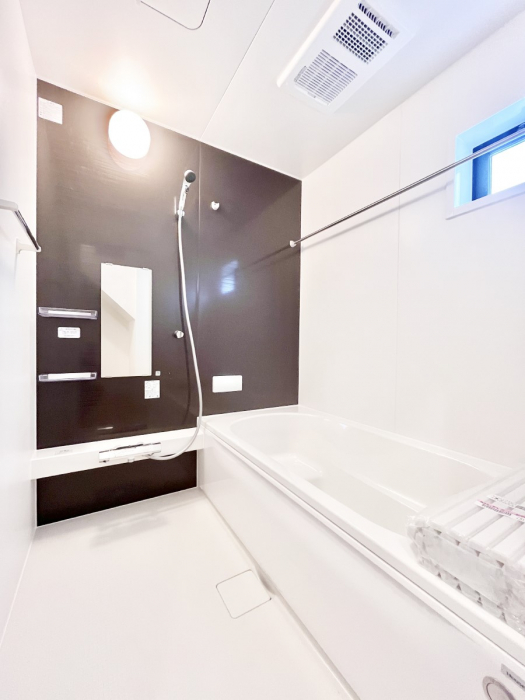 �����@����̔�������Ă���閾�邢�������̂���o�X���[��