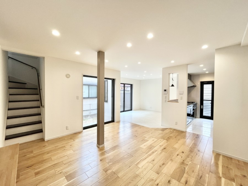 ���r���O�@�����u�������܁v�u��������v�Ƒ��Ƃ̃R�~���j�P�[�V�������[�܂郊�r���O�C���K�i�B