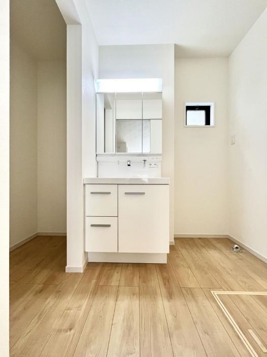 ���̑��@�������̂�����K��Ԃł��B�����̐g�x�x���C�����ǂ����g�������܂��B 