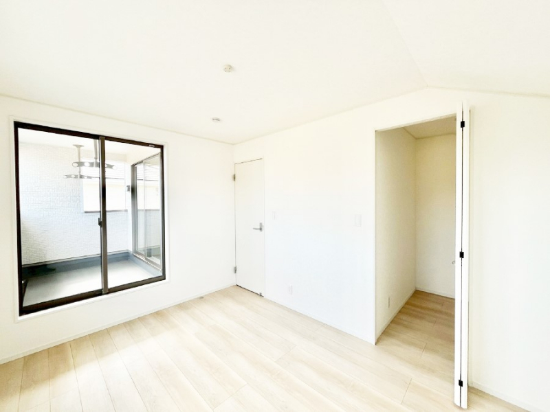 ���̑����ρ@�o���R�j�[���J�������v���X���Ă����m��