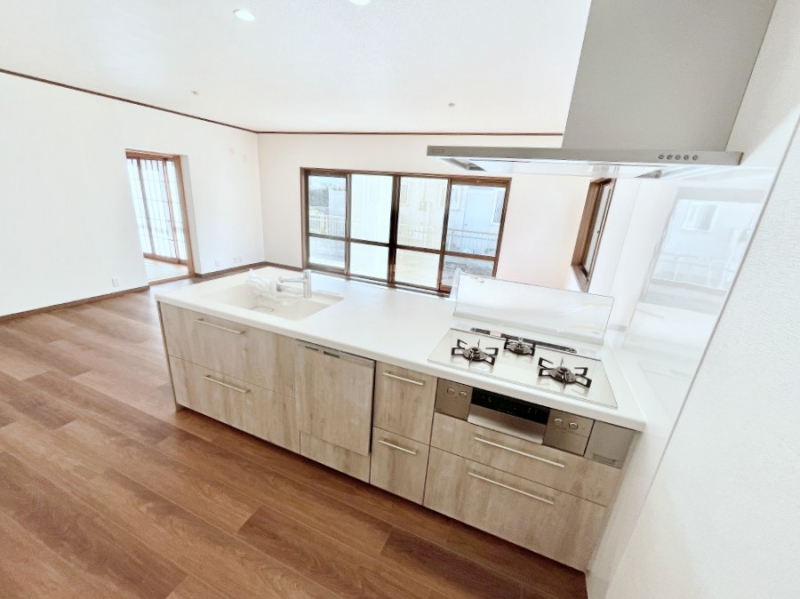 �L�b�`���@���������Ȃ���ł����Ƒ��Ƃ̉�b���y���߂�ΖʃL�b�`��