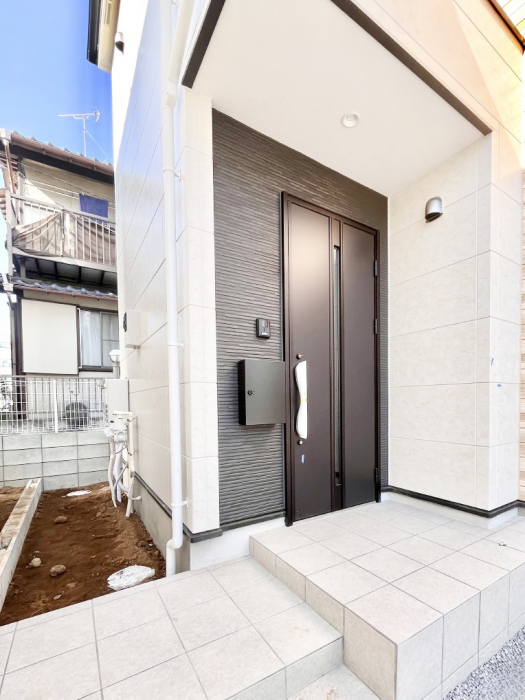 ���ց@��؂ȉƑ��A���q���o�}���錺�ցB