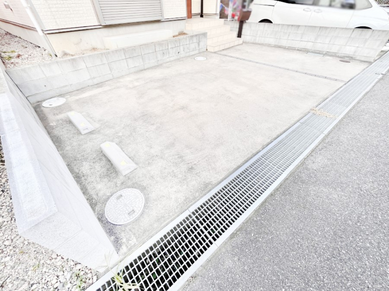 �@�ڂ̑O�����ԏꂾ�ƉJ�̓�����ʂɂ������������������֗��ł���