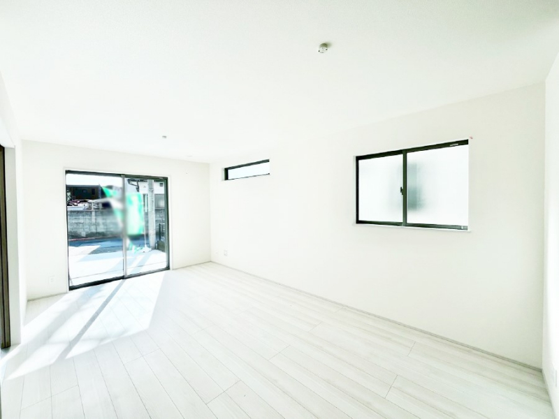 ���r���O�@�傫�ȑ����炽���Ղ�̗z���ƕ����������郊�r���O