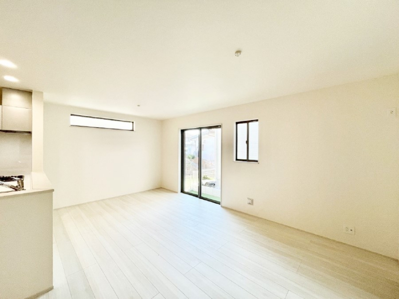 ���r���O�@�傫�ȑ����炽���Ղ�̗z���ƕ����������郊�r���O