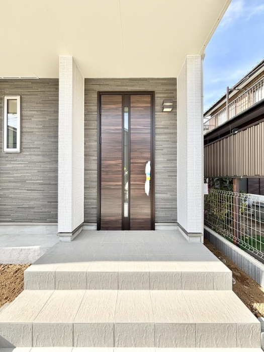 ���ց@��؂ȉƑ��A���q���o�}���錺�ցB���֑O�͉����t���ŉJ���~���Ă��Ă��G��ɂ����ł��B 