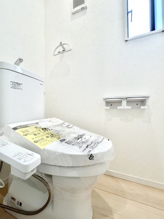 �g�C���@�g�C����1�K��2�K���ꂼ��ɔz�u����Ă��ĂƂĂ��֗��ł��B 