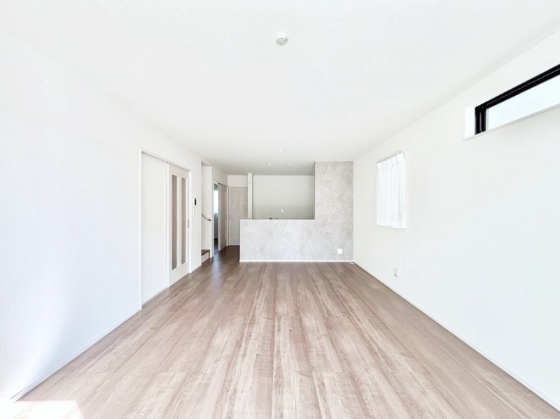 ���̑����ρ@�Ƒ��̏Ί炪���R�Ɛ��܂�Ă���A����ȕ��͋C�̃_�C�j���O�Ɏd�オ���Ă��܂��B