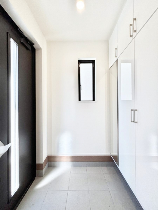 ���ց@�K���X�X���b�g�̓��������փh�A�������Ɍ���͂��Ă���܂�