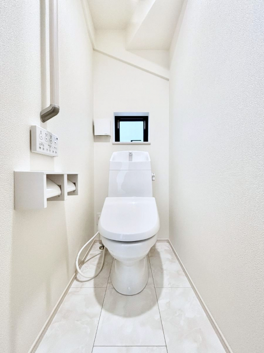 �g�C���@�g�C����1�K��2�K���ꂼ��ɔz�u����Ă��ĂƂĂ��֗��ł��B 