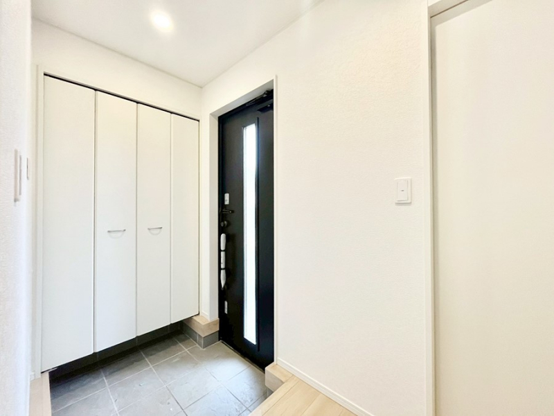 ���ց@�K���X�X���b�g�̓��������փh�A�������Ɍ���͂��Ă���܂��@