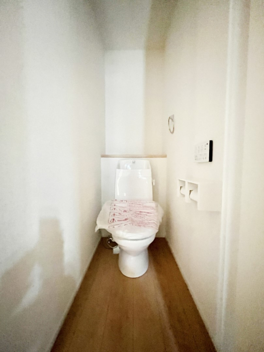 �g�C���@�g�C����1�K��2�K���ꂼ��ɔz�u����Ă��ĂƂĂ��֗��ł��B 