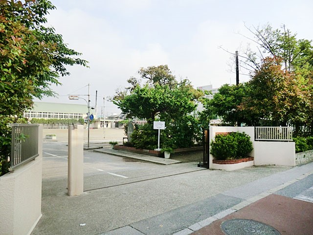 ���ӊ��@���w�Z 500m �D���s�����I�����w�Z