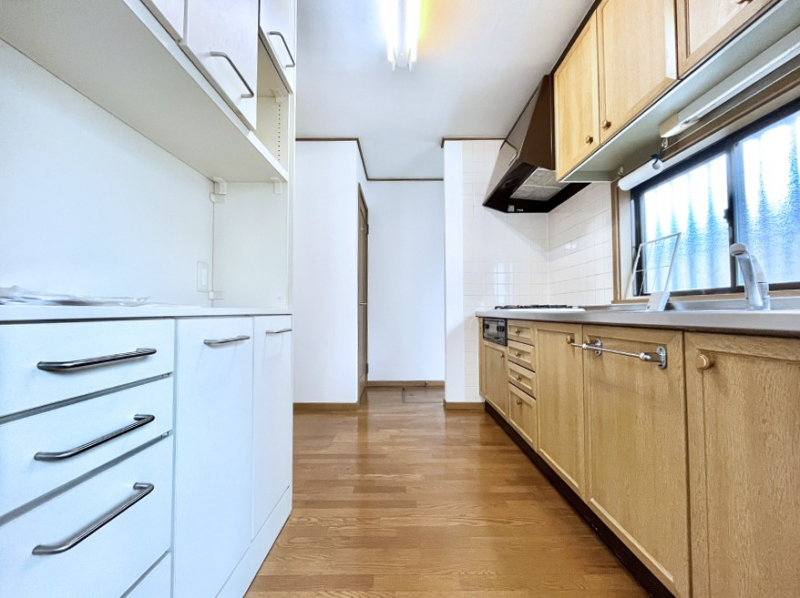 �L�b�`���@�J�b�v�{�[�h��ݒu�����[���̃L�b�`��  