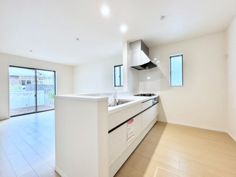 �L�b�`���@���r���O�ŗV�Ԃ��q�l�������Ȃ��炨�������ł���ΖʃL�b�`���B  