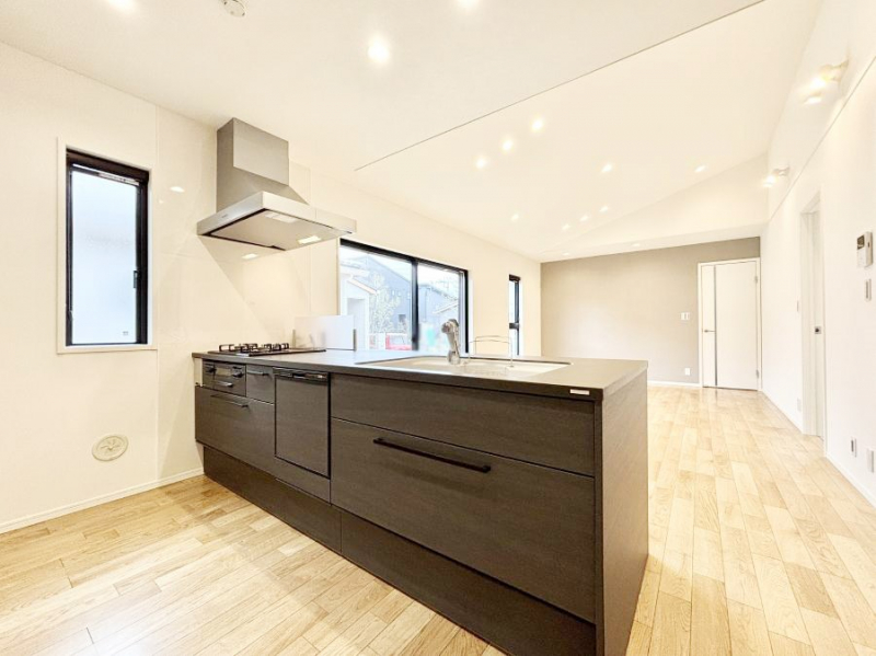 �L�b�`���@���������Ȃ��炲�Ƒ��Ƃ̉�b���y���߂�ΖʃJ�E���^�[�L�b�`��