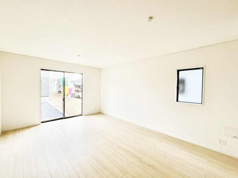 ���r���O�@�傫�ȑ����炽���Ղ�̗z���ƕ����������郊�r���O