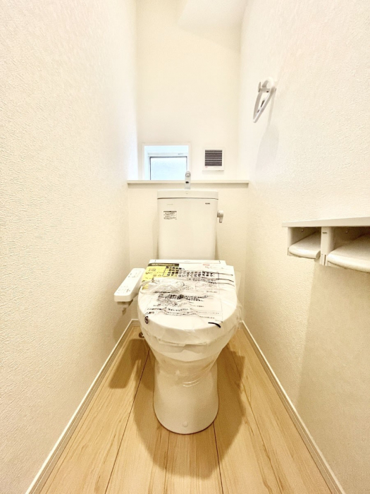 �g�C���@�g�C����1�K��2�K���ꂼ��ɔz�u����Ă��ĂƂĂ��֗��ł��B 