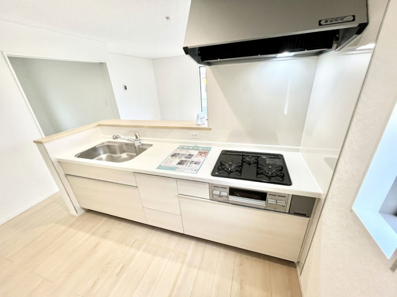 �L�b�`���@���������Ȃ���ł����Ƒ��Ƃ̉�b���y���߂�ΖʃL�b�`��