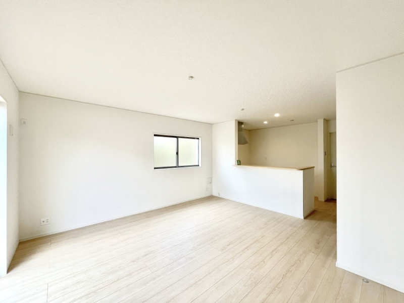 ���r���O�@�������������͋C�̂k�c�j�͉Ƒ��݂�Ȃ̉��K���  