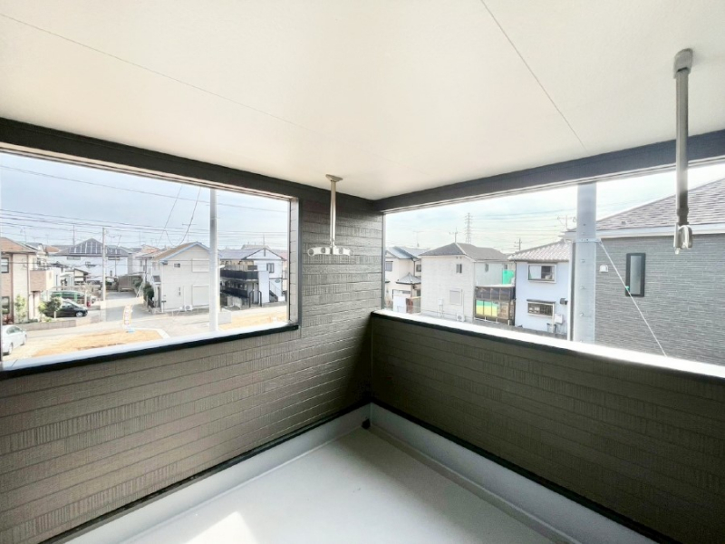 �o���R�j�[�@�㕔�ɉ������������Ă���̂ŋ}�ȉJ�̎��ɂ����S�ł��B 