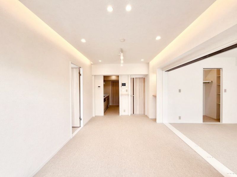 ���r���O�@�Ƒ��ꏏ�ɂ��H�����y���݂����Ȃ�L�X���r���O�_�C�j���O 