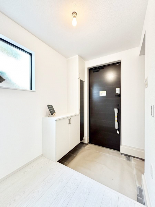 ���ց@���ʔ��͂��Ƒ��̎ʐ^��G�߂̃C���e���A�ŏ���I�Ƃ��ĉ��o�ł��܂�