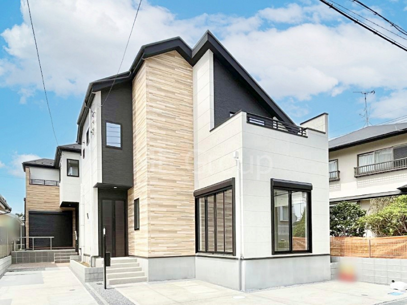 ���n�O�ώʐ^�@�������ꂽ�O�ρA�㎿�ȏZ��Ԃ��L���鎺���͉i�����S���ĉ߂�����Z���ł��B   