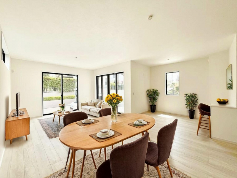 ���r���O�@���Ƒ��̓��₩�Șb�����ŕ�܂�閾�邢���r���O  ���Ƌ��CG�ł�