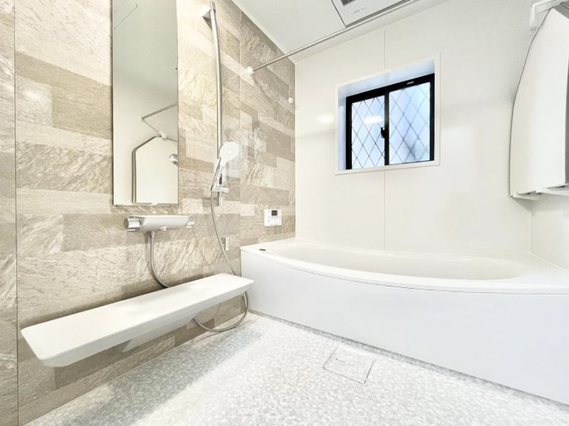 �����@����̔�������Ă���閾�邢�������̂���o�X���[��