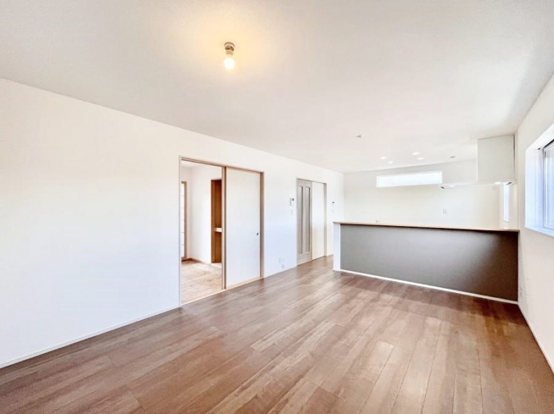 ���r���O�@�������������͋C�̂k�c�j�͉Ƒ��݂�Ȃ̉��K���