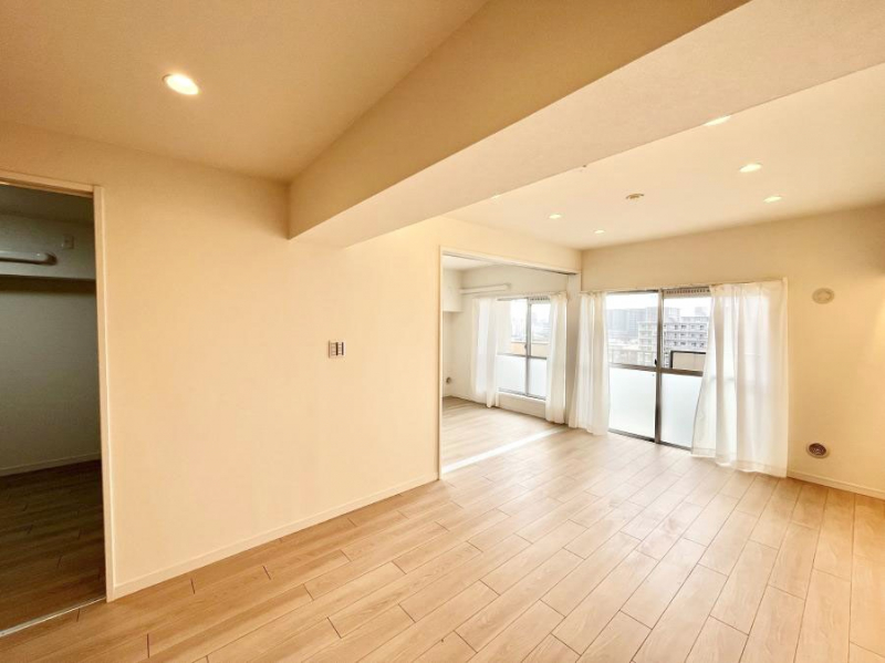 ���r���O�@�傫�ȑ����炽���Ղ�̗z���ƕ����������郊�r���O