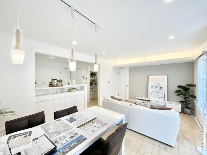 ���r���O�@18���̂k�c�j�͉Ƒ��݂�Ȃ̉��K��ԁI�Ƒ��̂Ȃ������������厖�ȃX�y�[�X�ł��B 